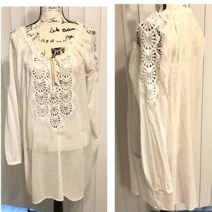 💞 J Crew Tunic White with embroidery detail